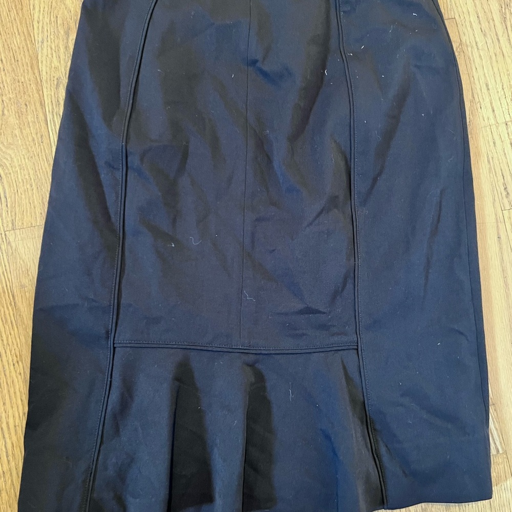 Ladies Size 4 "White House | Black Market" Classic Black Midi Skirt BUSINESS GUC
